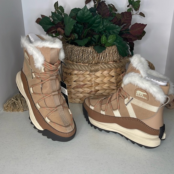 Sorel Ona Rmx Glacy Faux Fur Waterproof Bootie: Size 8/ Color Sea Salt - Picture 6 of 12